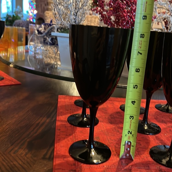 Set of 11 beautiful black crystal wine glasses - Picture 2 of 3